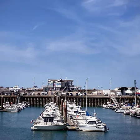 Rosamonde, Beachfront Villa Fécamp